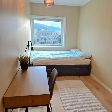 In Beautiful 2br Sea View - Balcony 卑爾根